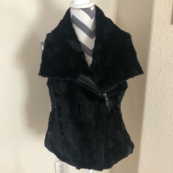 Black Fur Vest - Picture 4 of 8